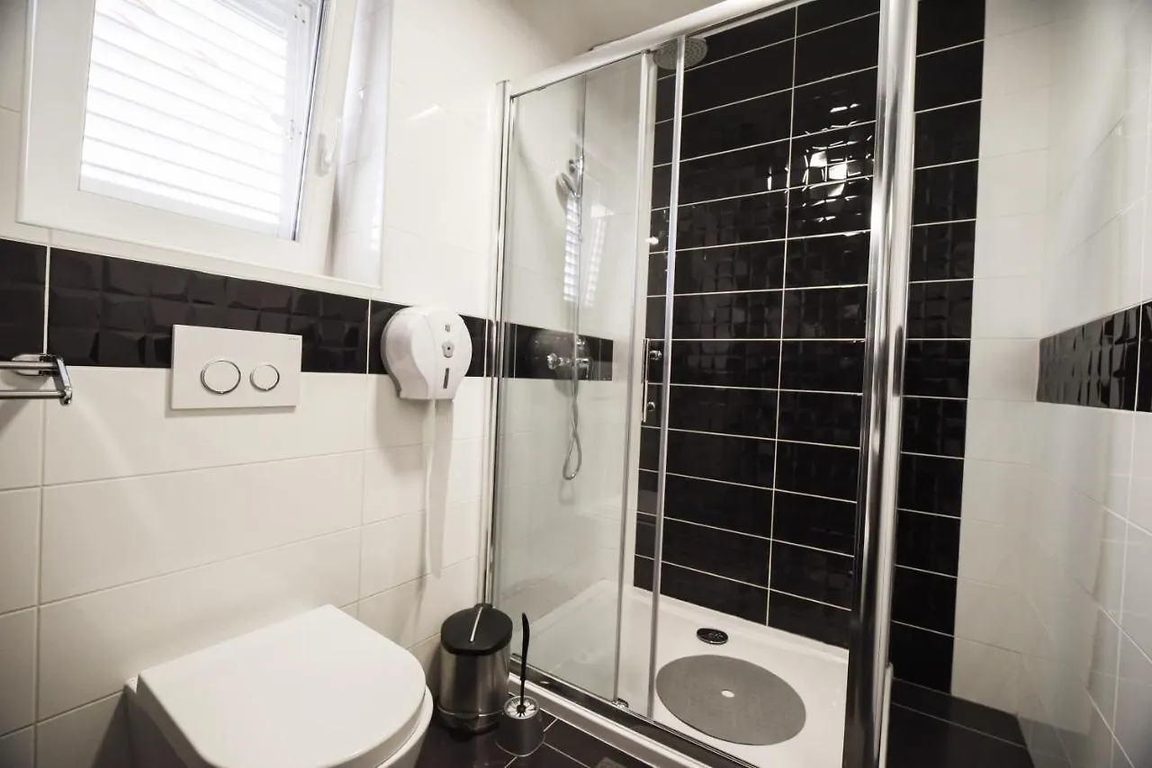 Villa San Antonio-Apartment Suzana バスカ 0*,